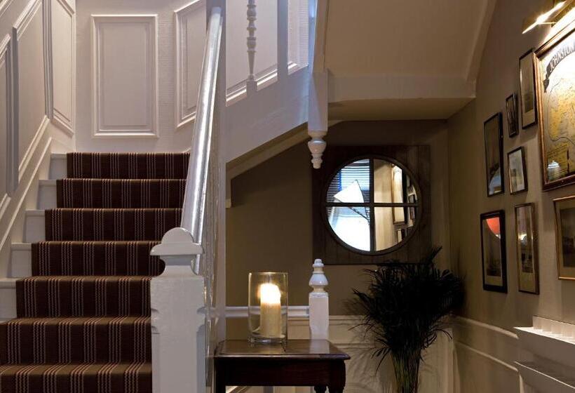 Отель Le Petit Hôtel Des Hortensias