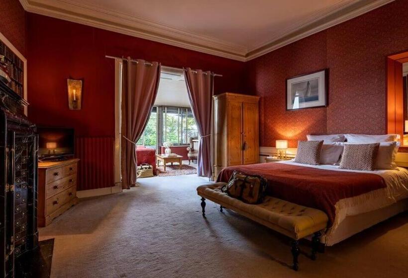 Отель Le Petit Hôtel Des Hortensias