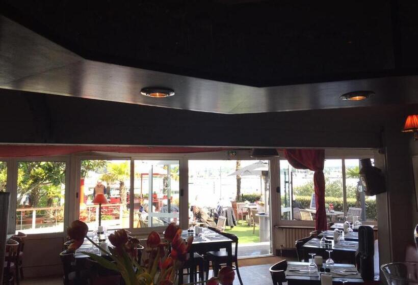 Отель Le Petit Hôtel Des Hortensias