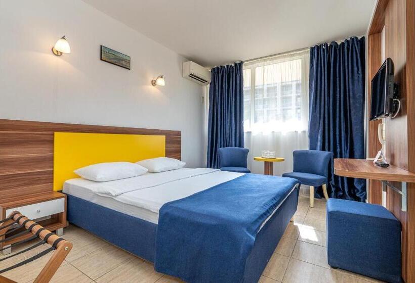 בית מלון כפרי Safir Blue Resort