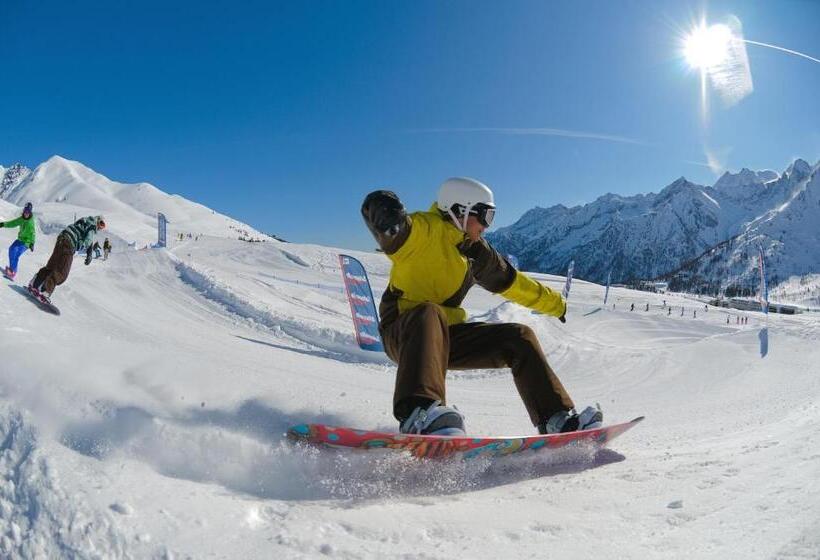 بنسيون Due Parchi B&b