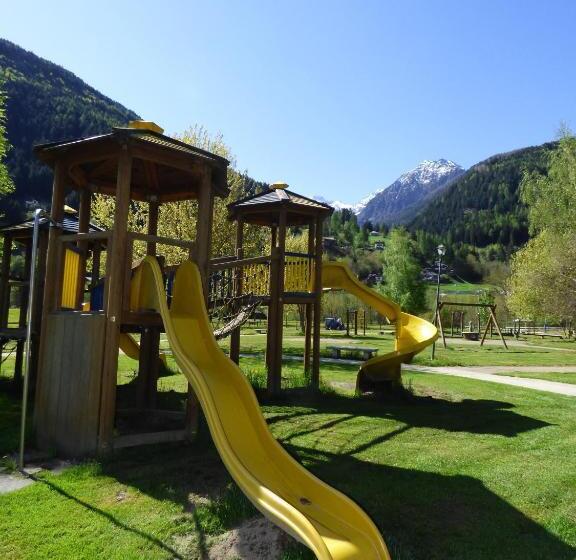 بنسيون Due Parchi B&b