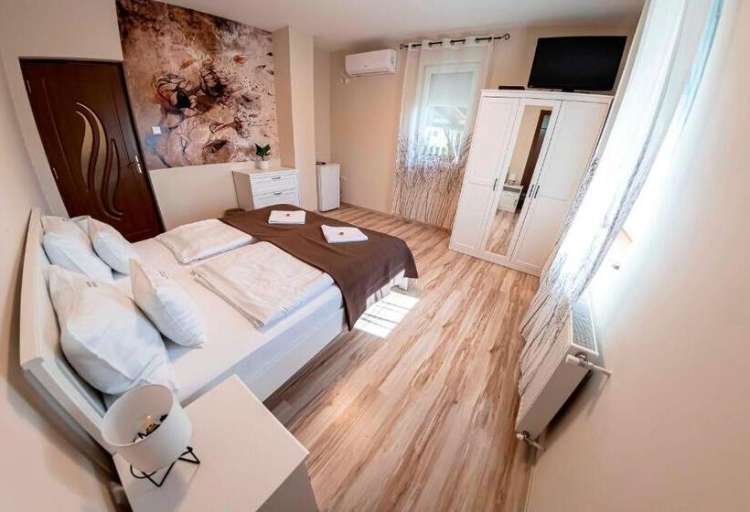 膳宿费 Napraforgó Vendégház