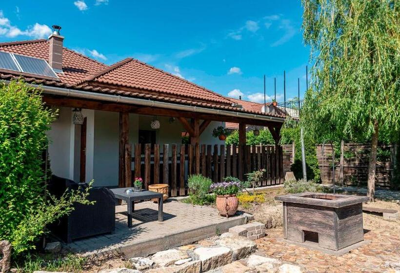 膳宿费 Napraforgó Vendégház