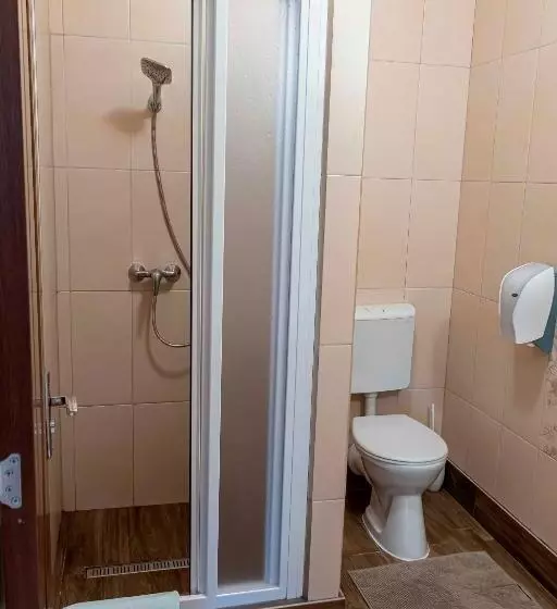 ペンション Napraforgó Vendégház