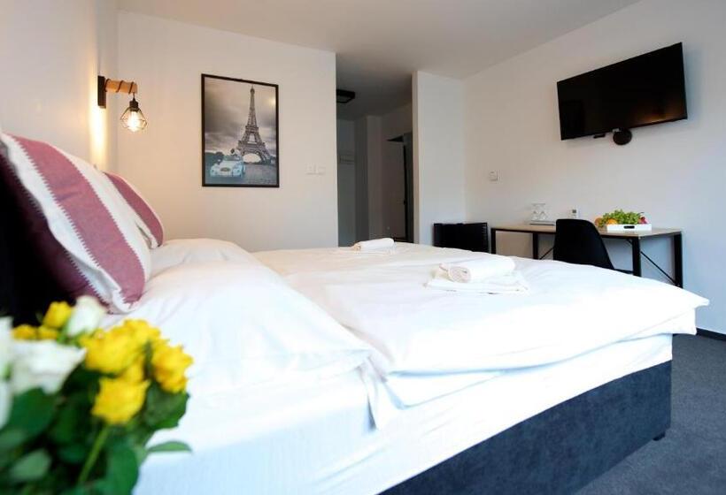 پانسیون Penzion Formula