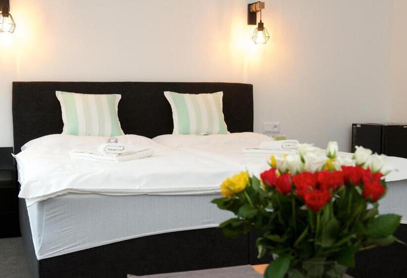 پانسیون Penzion Formula