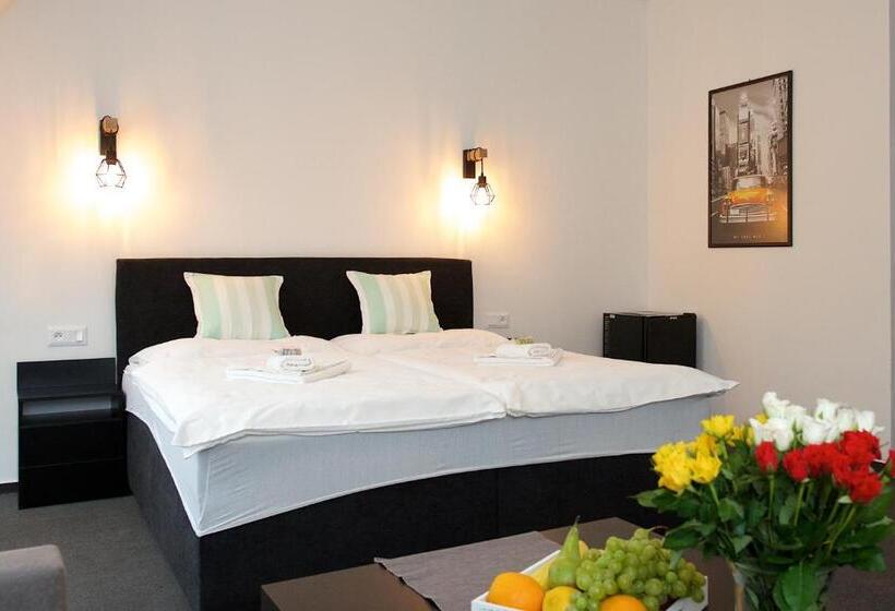 پانسیون Penzion Formula