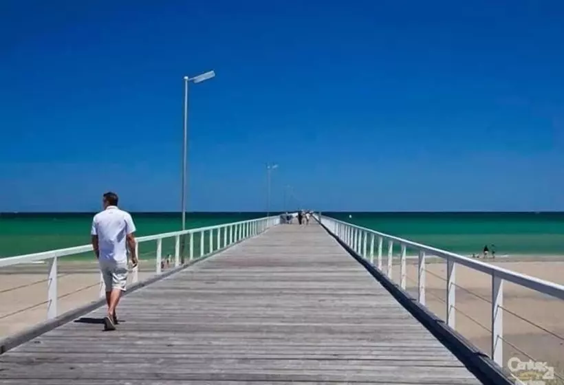 Retkeilymaja Port Adelaide Backpackers