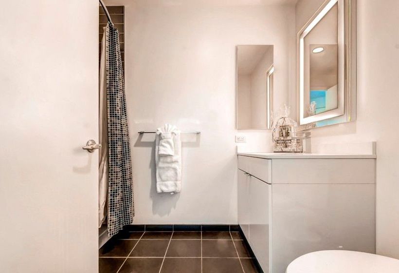 Global Luxury Suites At One Broadway