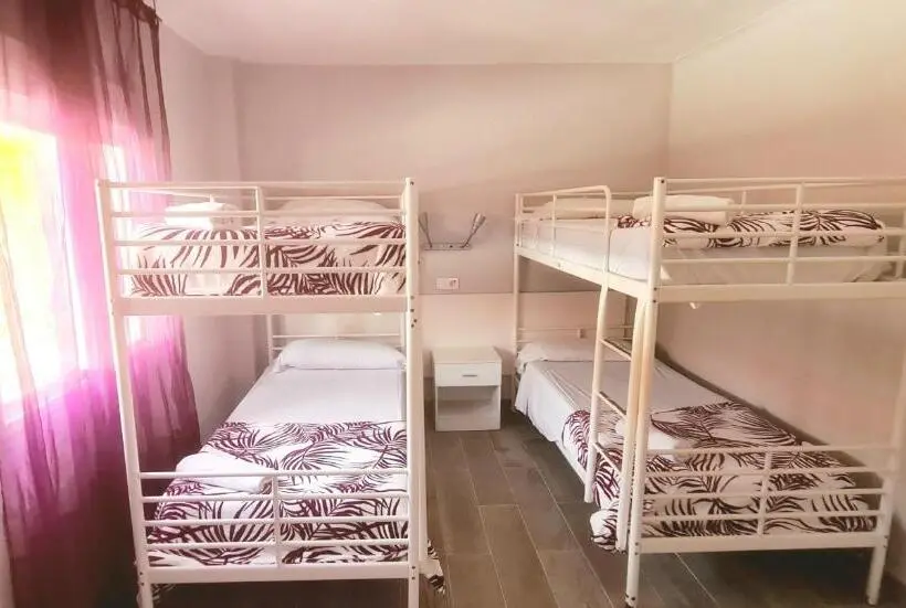 Hostal La Cabaña