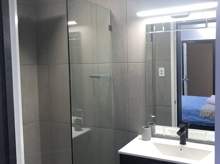 Отель Amelia Boutique