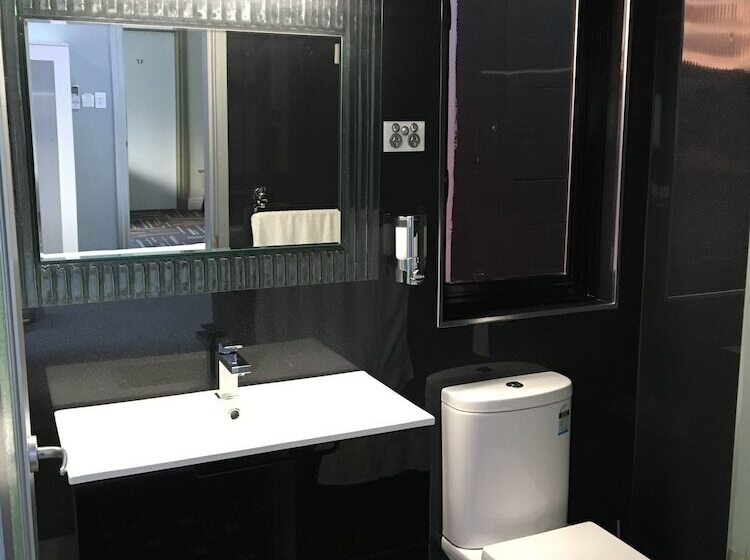 Отель Amelia Boutique