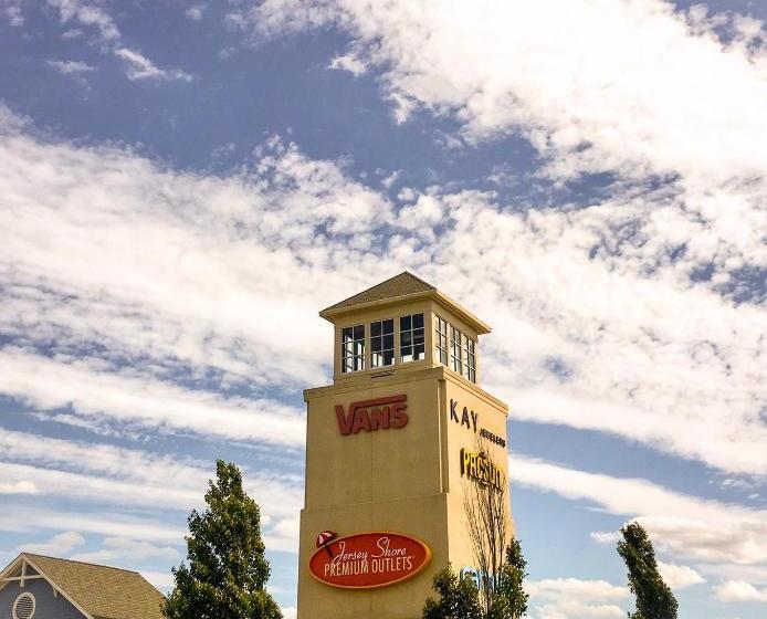 Отель Charlee Sea Breeze   Oceanblock