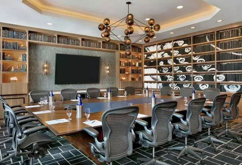 ホテル Embassy Suites By Hilton Berkeley Heights