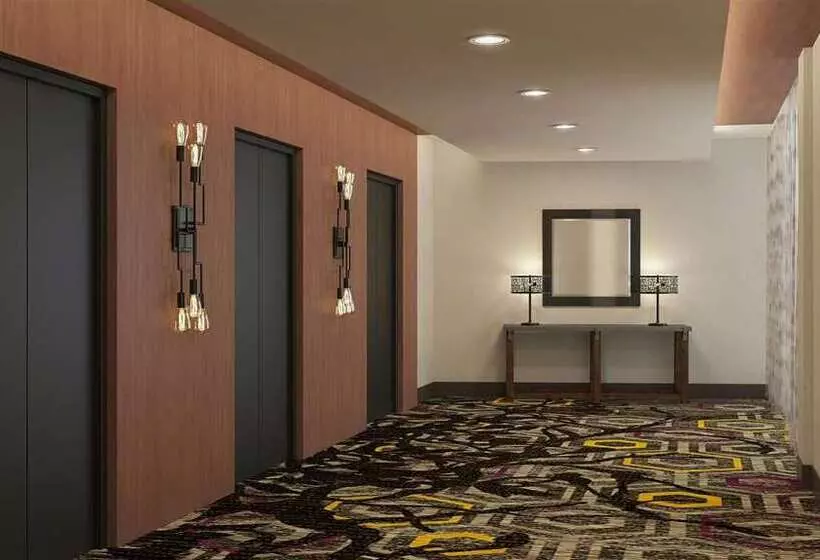 ホテル Embassy Suites By Hilton Berkeley Heights