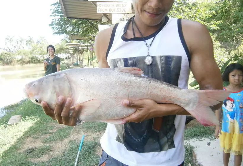 ホテル Freddie's Fishing Park