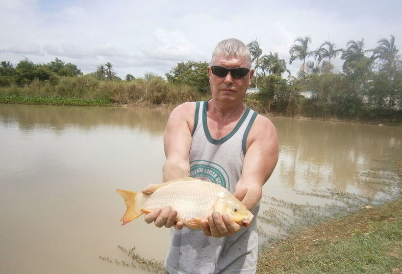 Отель Freddie's Fishing Park