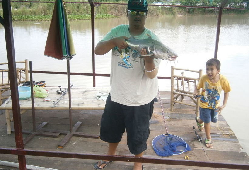 Отель Freddie's Fishing Park