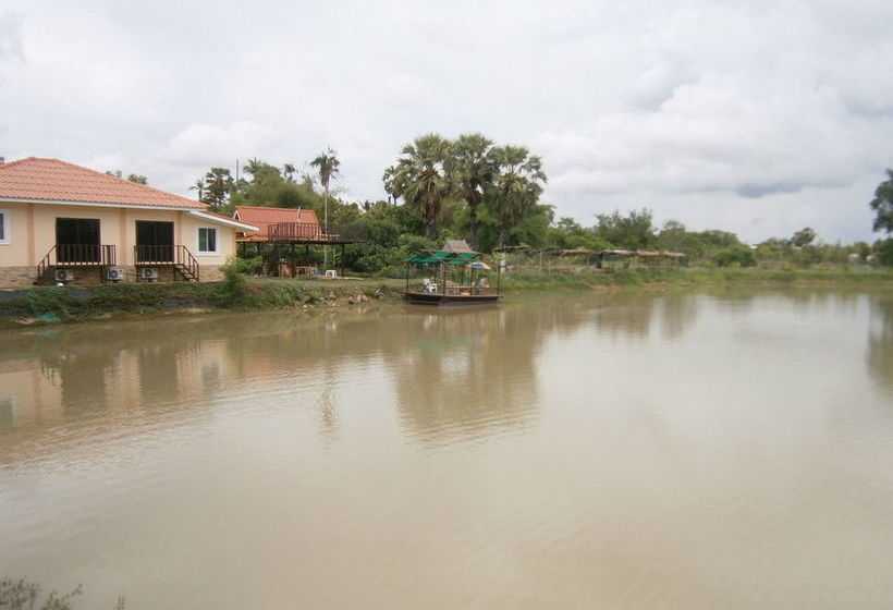 Отель Freddie's Fishing Park