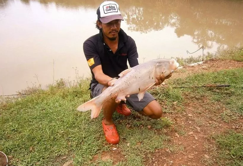 ホテル Freddie's Fishing Park