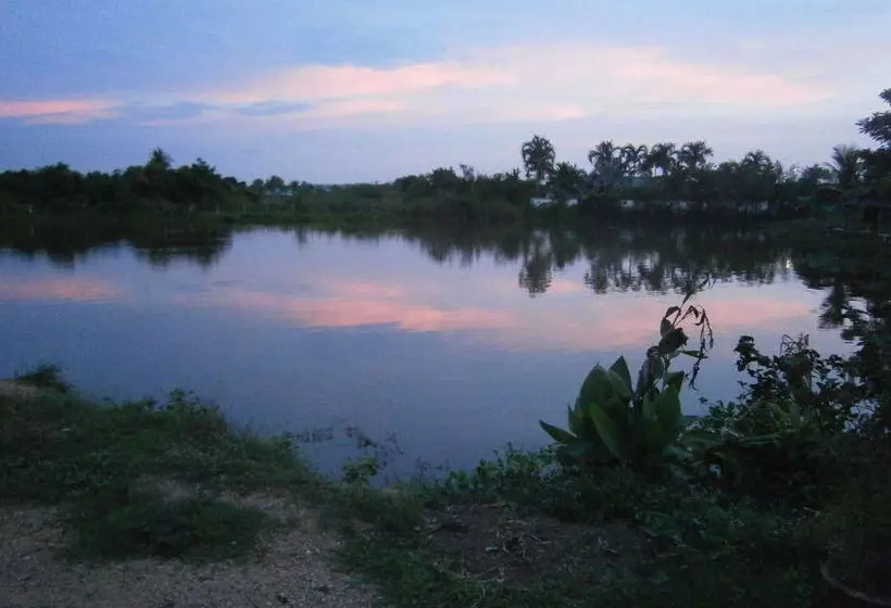 ホテル Freddie's Fishing Park