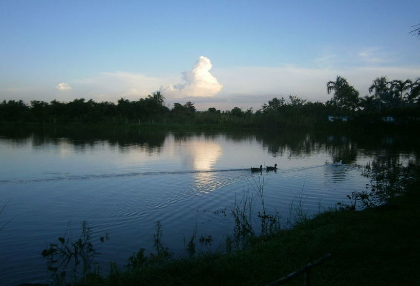 Отель Freddie's Fishing Park
