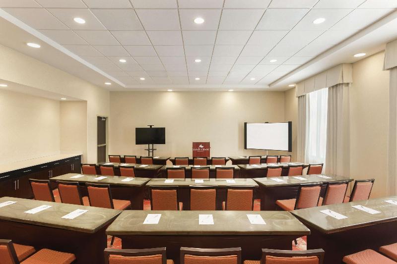 فندق Hampton Inn St Albans