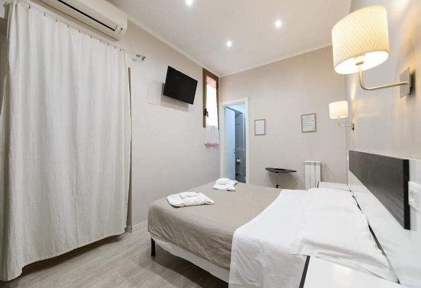 هتل Guesthouse O Affittacamere Casa Barberini