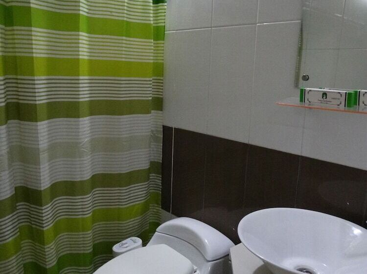 בית מלון כפרי Panda Tea Garden Suites