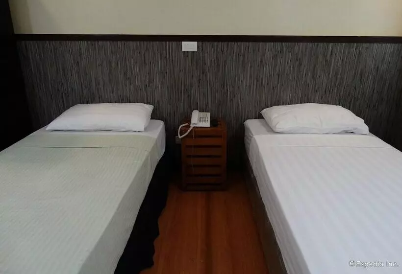 هتل Panda Tea Garden Suites