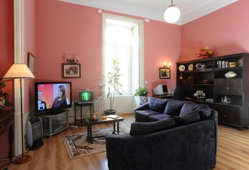 فندق Central Guest House