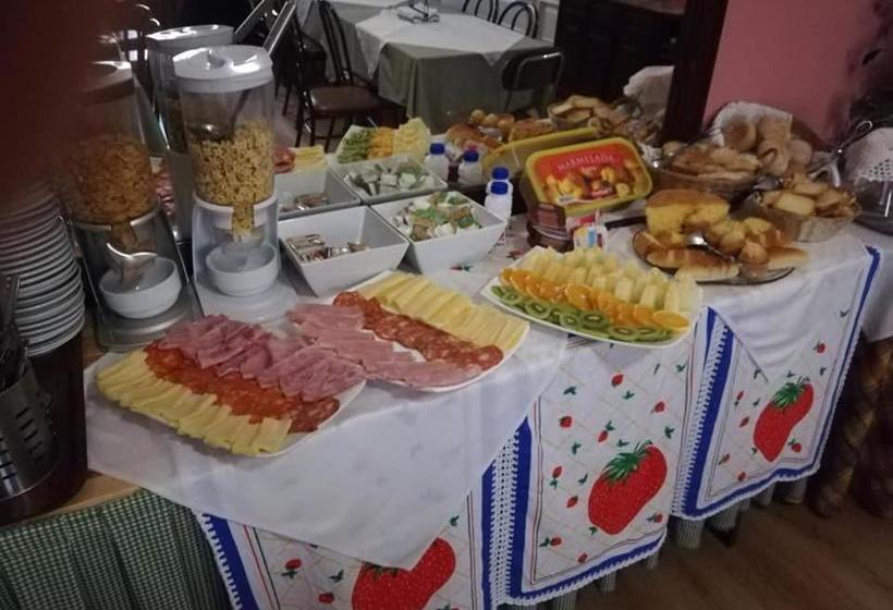 فندق Central Guest House