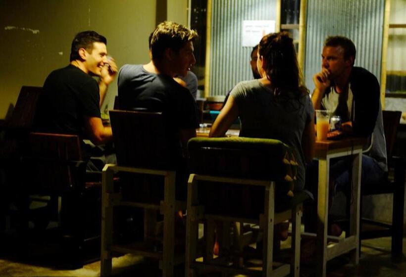 Non La Mer Hostel Bed & Yoga