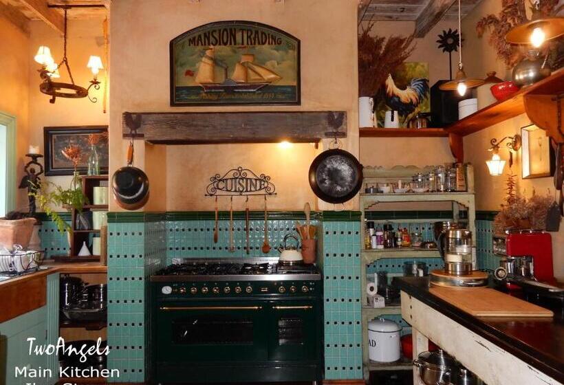 پانسیون Twoangels