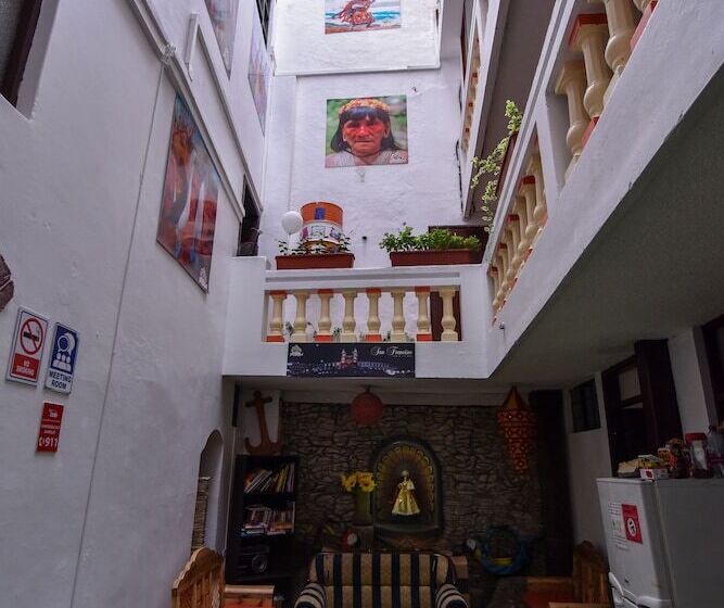 호스텔 Friends Hotel & Rooftop   Historic Center & Museums