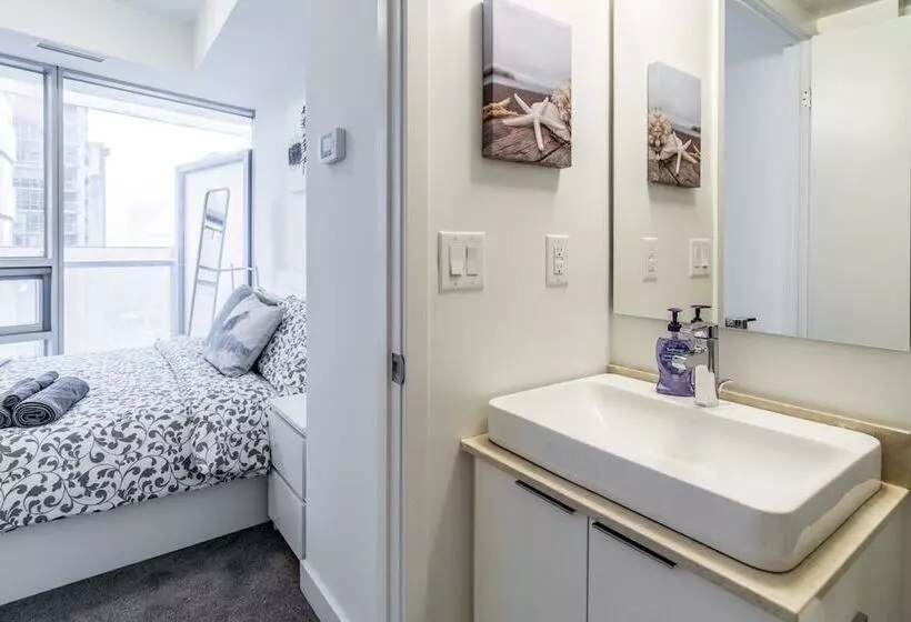 Aoc Suites 2 Bedroom Condo, City Cn Tower View