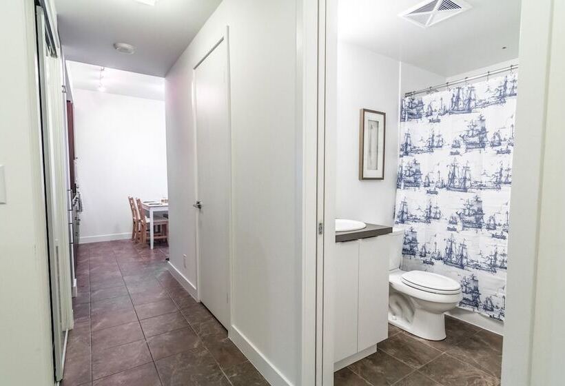 Aoc Suites 2 Bedroom Condo, City Cn Tower View