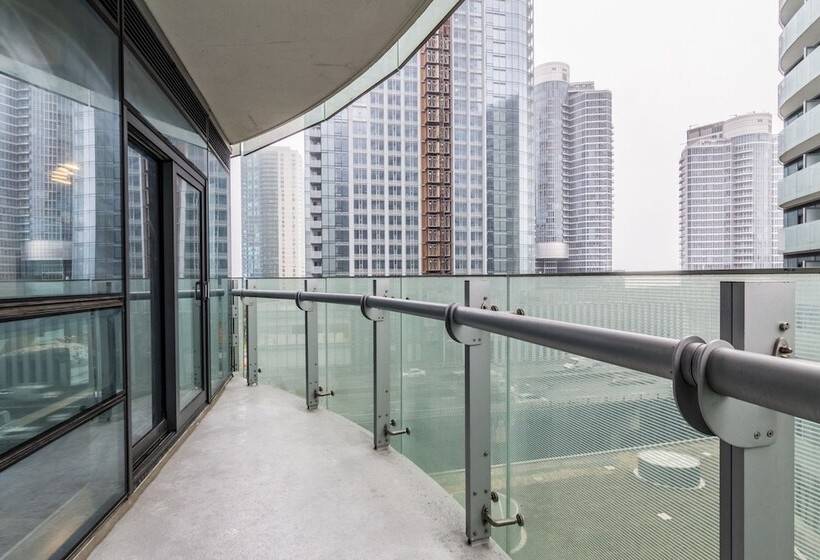 Aoc Suites 2 Bedroom Condo, City Cn Tower View
