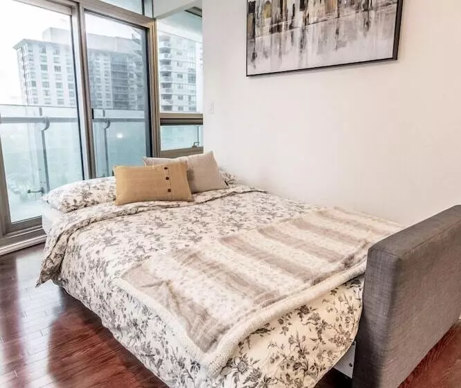 Aoc Suites 2 Bedroom Condo, City Cn Tower View