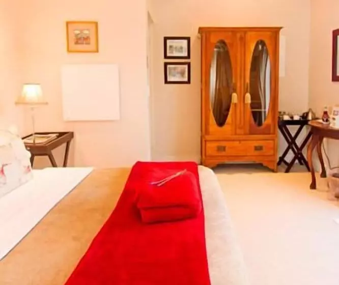 تختخواب و صبحانه Apple And Spice Guest House