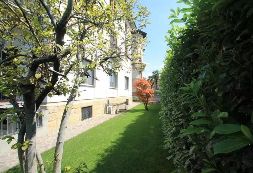 تختخواب و صبحانه Stay Bergamo