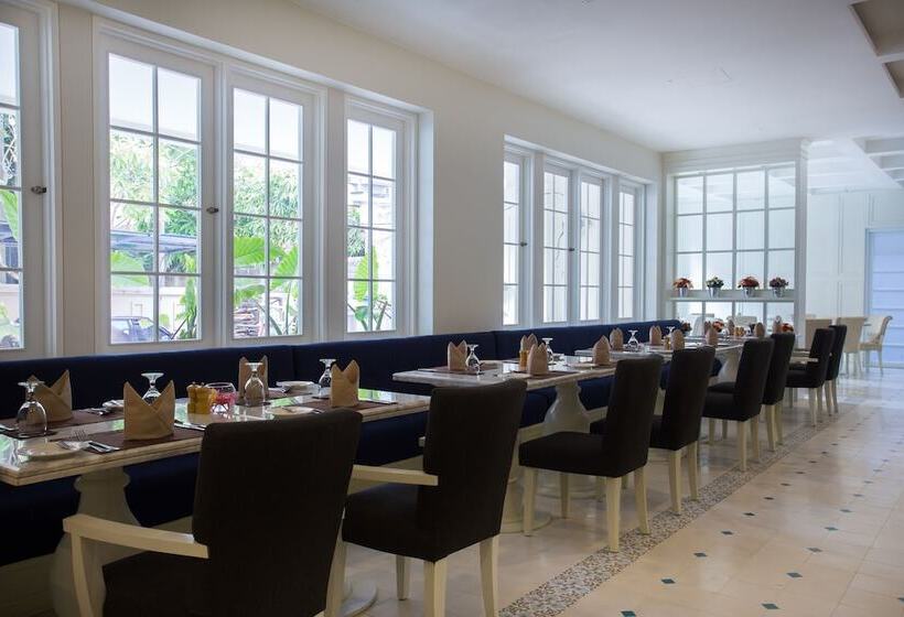 Amalfi Hotel Seminyak