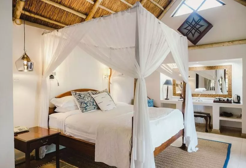 هتل Amanzi Lodge
