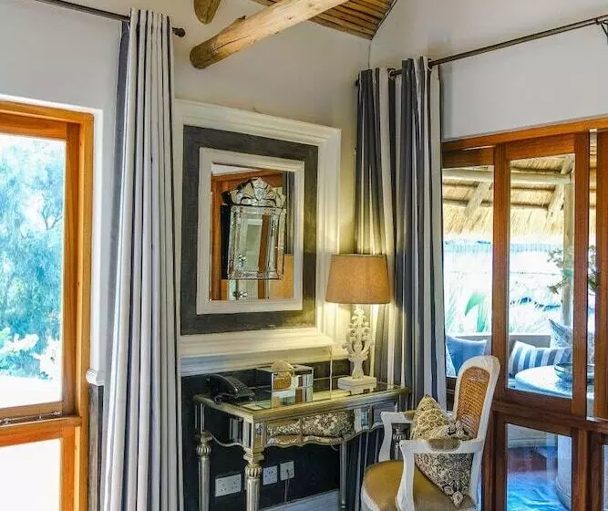 هتل Amanzi Lodge