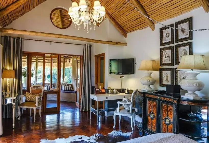 هتل Amanzi Lodge