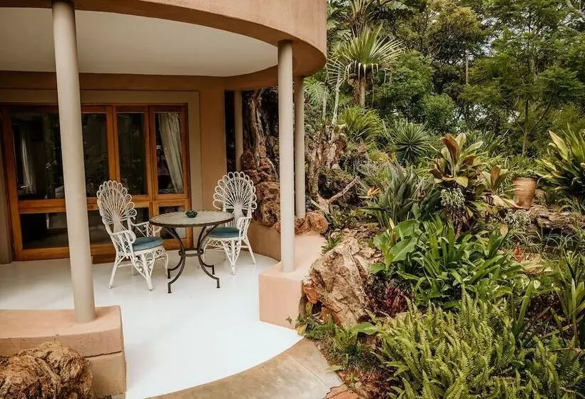 هتل Amanzi Lodge