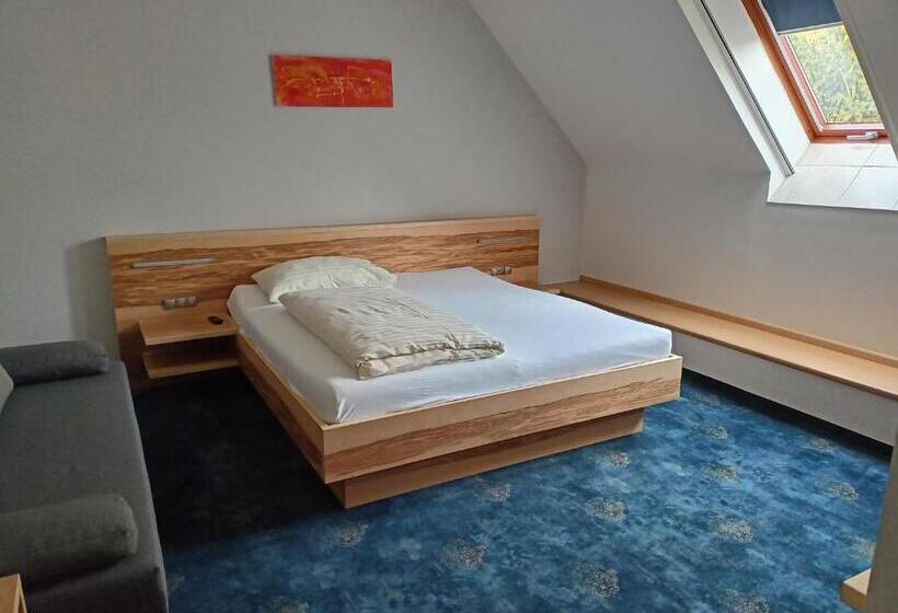 فندق Gasthof Zum Lindenhof