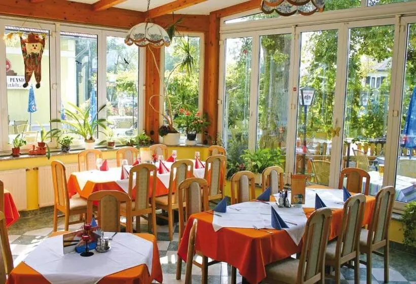 ホテル Gasthof Zum Lindenhof