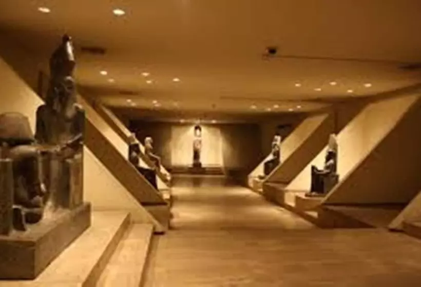هتل Nile Compound
